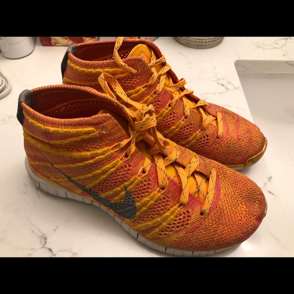 Nike Sneakers - Picture 1 of 2